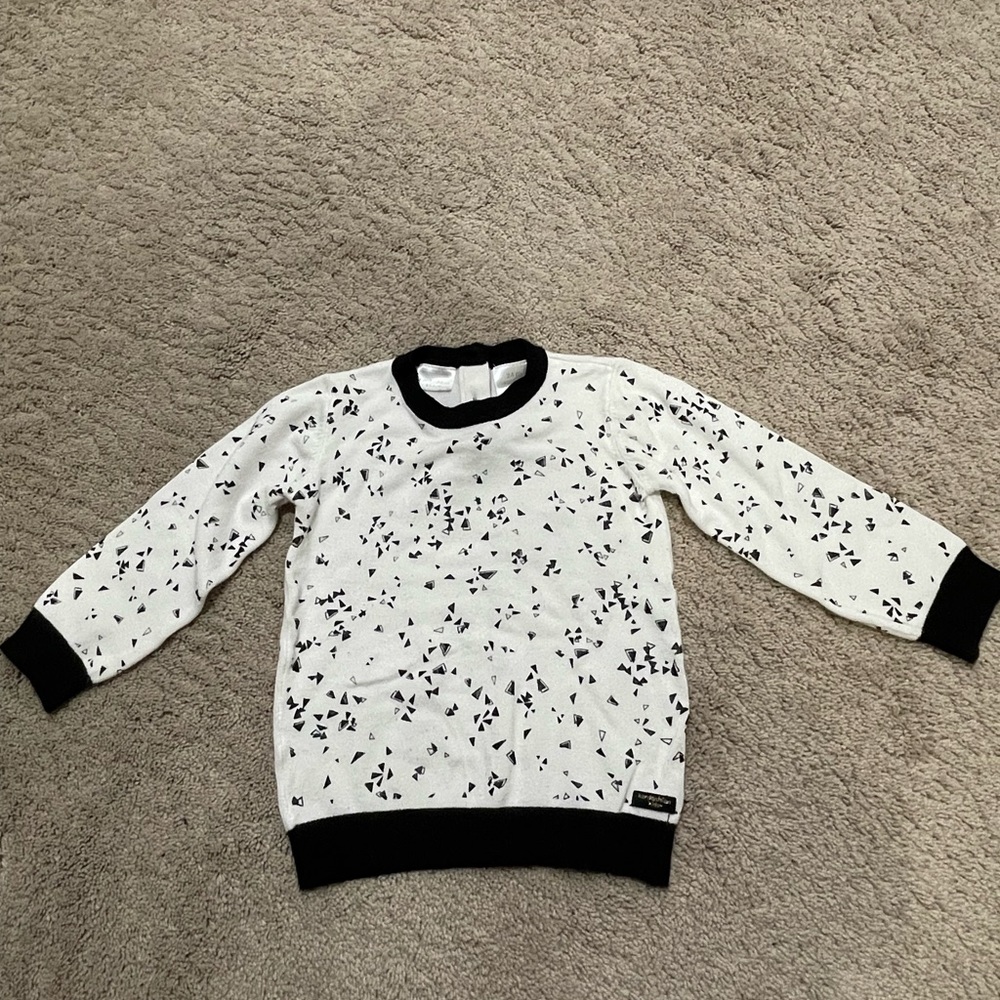 Kardashian kids Sweater size 24M